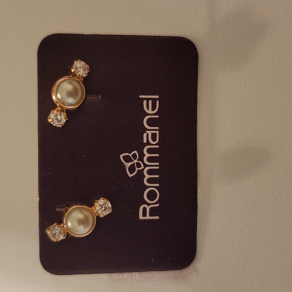 Gold  celebrate earrings